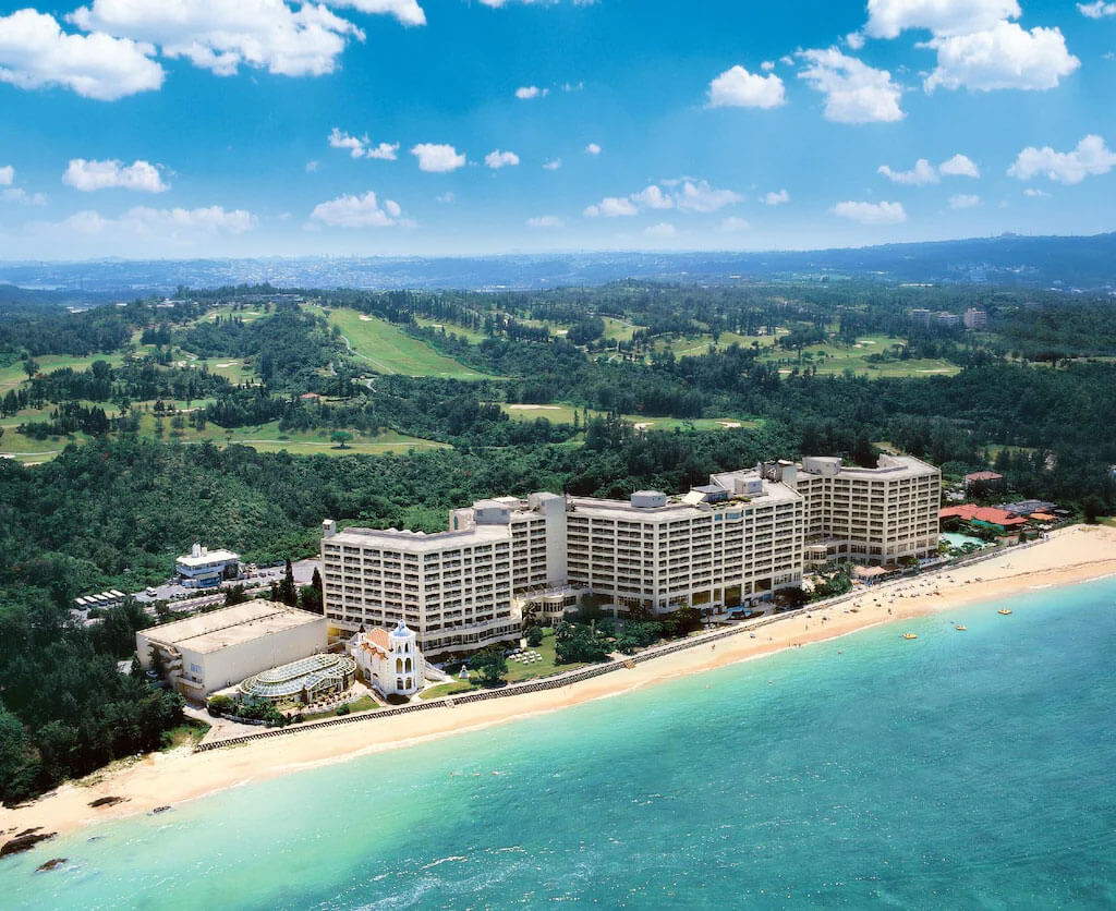 2026【沖繩恩納村住宿推薦】無敵海景飯店怎麼選?8間PTT、Dcard激推渡假村 14 11 9