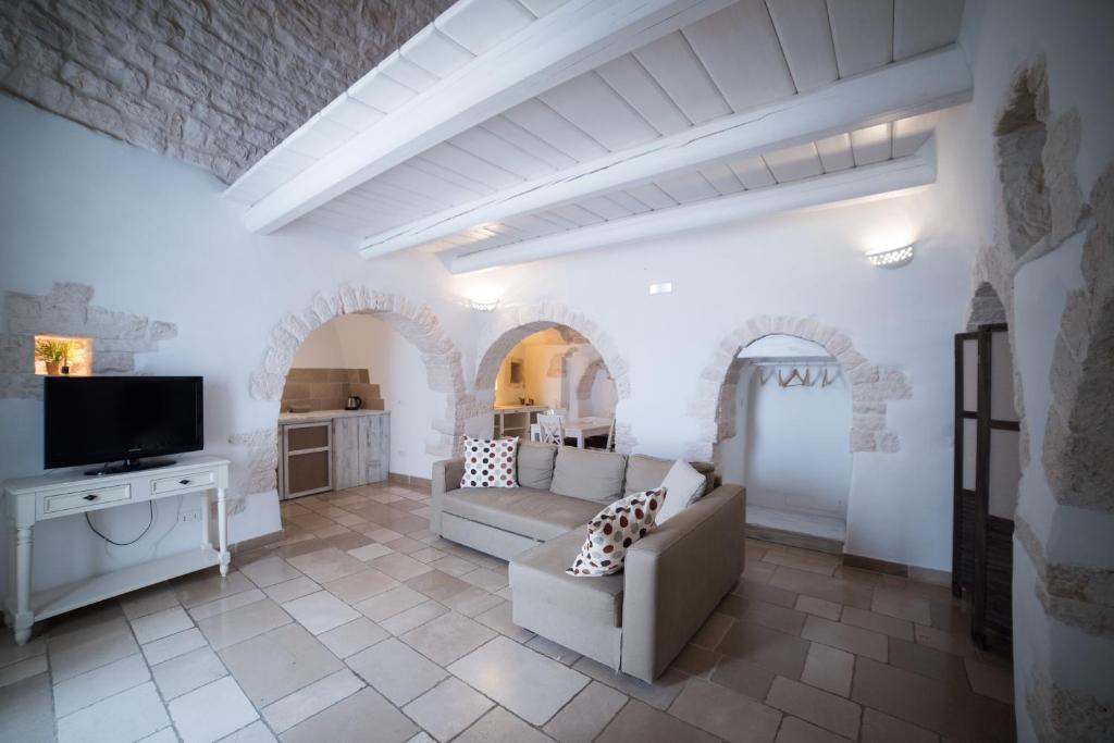 2026【阿貝羅貝羅 Alberobello】世界遺產蘑菇村!交通、必買與3間夢幻蘑菇屋住宿推薦 15 263105596