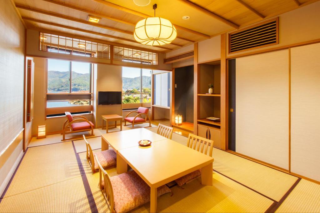 2026【河口湖住宿】富士山景飯店推薦!18間平價、溫泉到高級住宿一次整理 13 kawa07