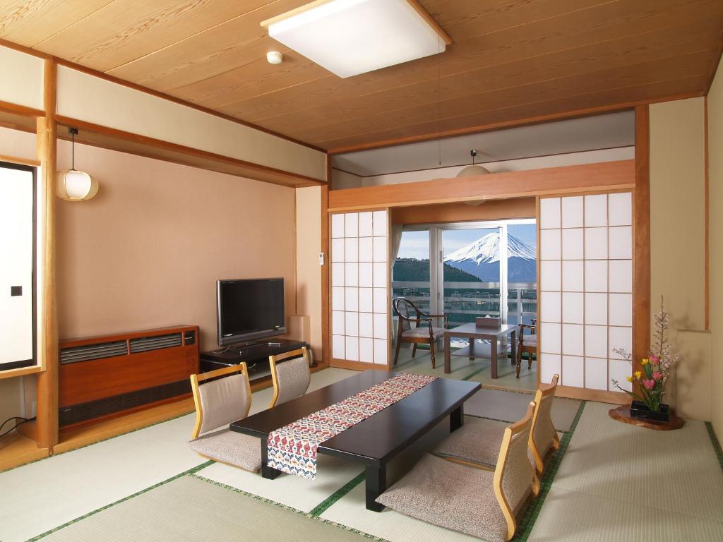 2026【河口湖住宿】富士山景飯店推薦!18間平價、溫泉到高級住宿一次整理 16 kawa10